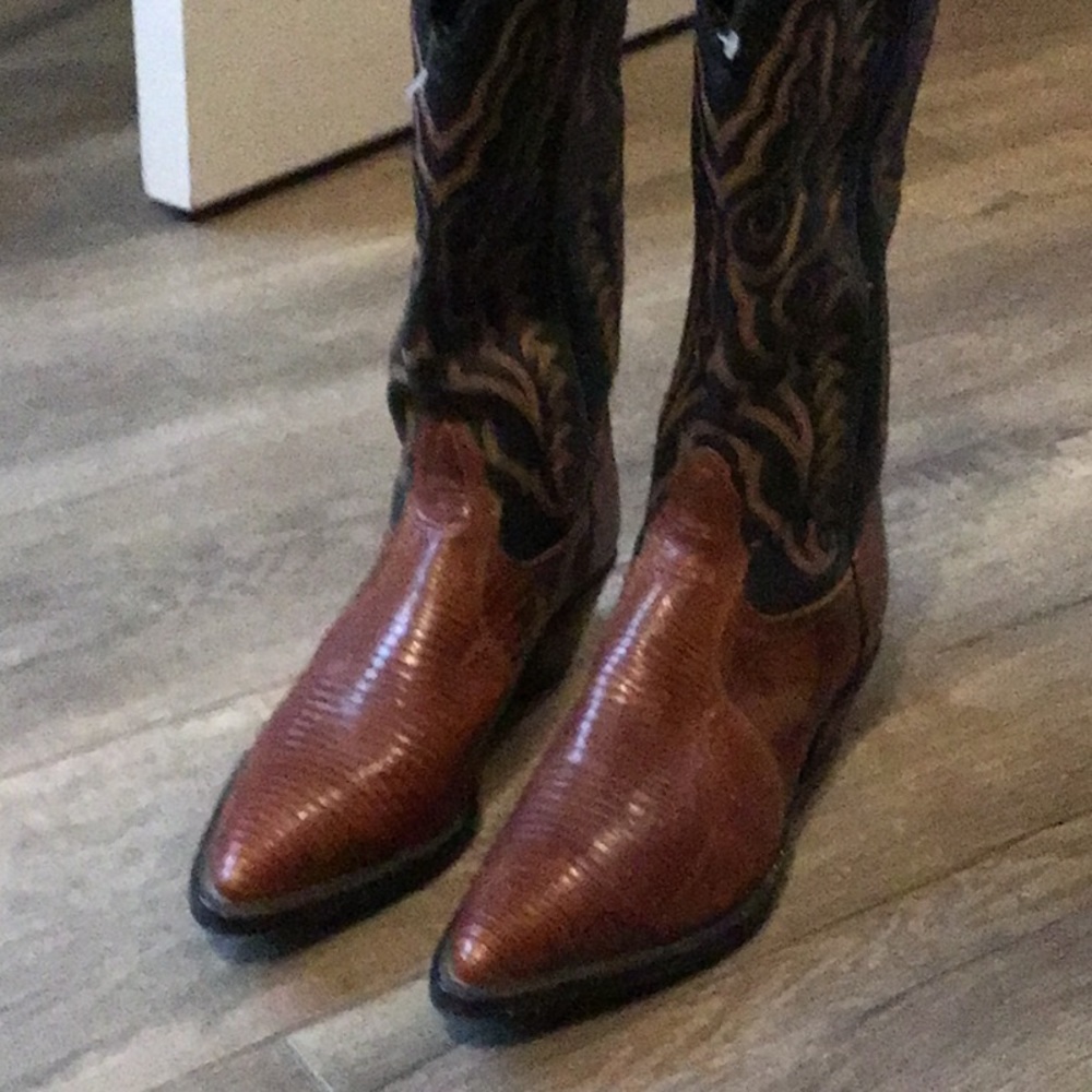 Women’s cowboy boots